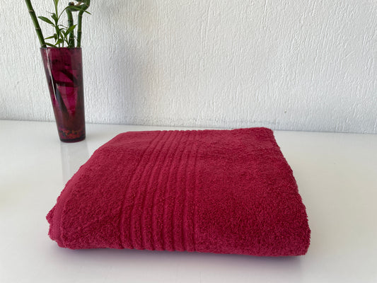 Extra Large Oversized Bath Towels - Red, 100% Cotton Turkish Towels for Hotel and Spa, Maximum Softness, 40 by 82 and 100x210 cm